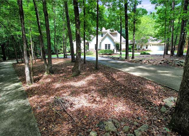 Property at 1596 Ogletree Rd, Auburn, AL 36830, 4 beds, 3.5 baths