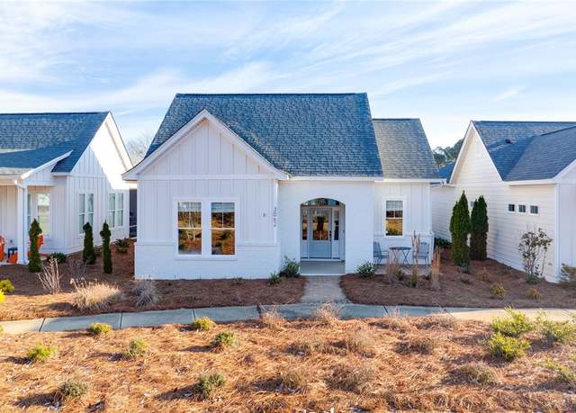 Property at 3062 Yards Ln, Opelika, AL 36801, 2 beds, 2 baths