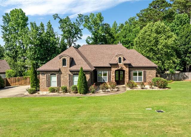 Property at 2296 Morgan Dr, Auburn, AL 36830, 4 beds, 2 baths