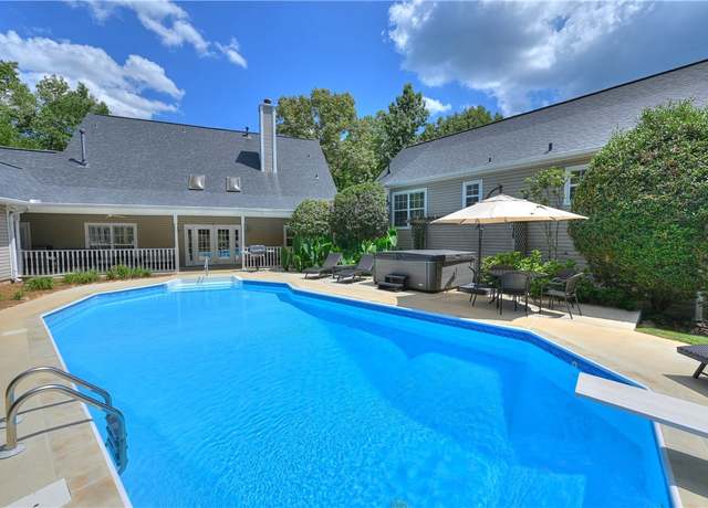 Property at 1900 Wrights Mill Rd, Auburn, AL 36830, 6 beds, 5.5 baths