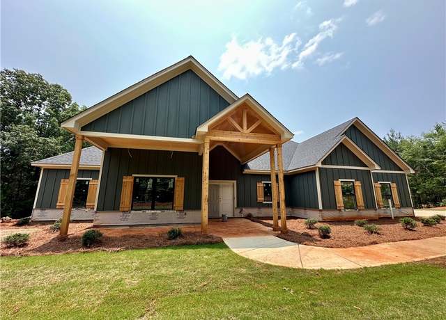 Property at 481 Lee Road 246, Salem, AL 36874, 4 beds, 2.5 baths