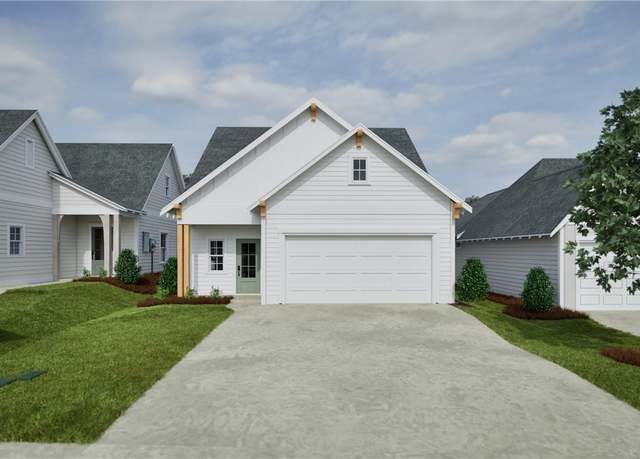Property at 124 Woodland Ln, Opelika, AL 36801, 4 beds, 2.5 baths