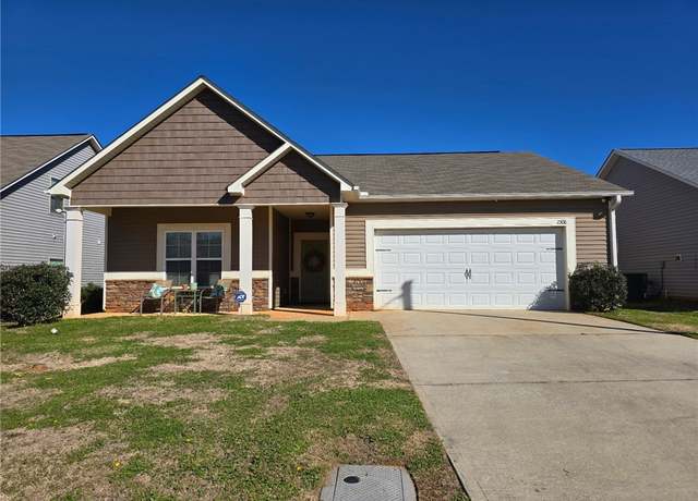 Property at 2308 Cobblestone Dr, Opelika, AL 36804, 3 beds, 2 baths