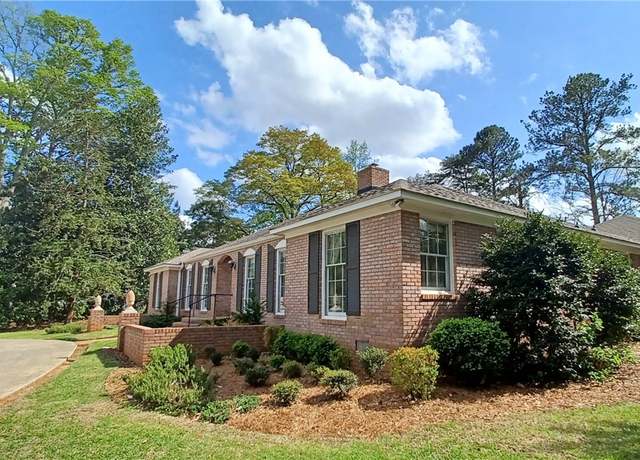 Property at 2104 Oak Bowery Rd, Opelika, AL 36801, 4 beds, 3.5 baths