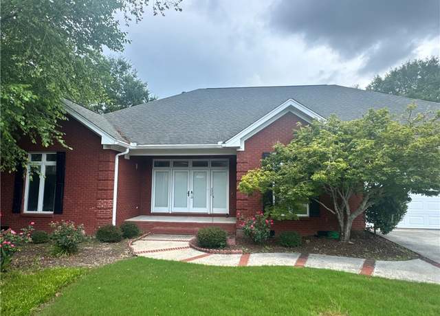 Property at 3869 Falcon Crest Ct, Auburn, AL 36830, 5 beds, 3.5 baths