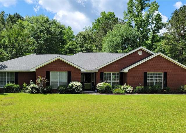 Property at 2580 Lee Road 148, Opelika, AL 36804, 5 beds, 3 baths