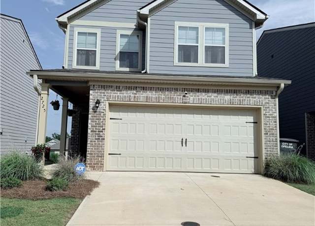 Property at 2725 Stokes Dr, Opelika, AL 36804, 3 beds, 2.5 baths