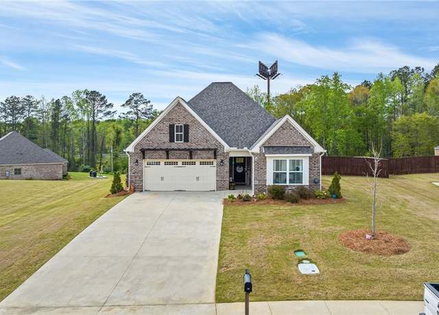Property at 748 Owens Way, Opelika, AL 36804, 3 beds, 2 baths