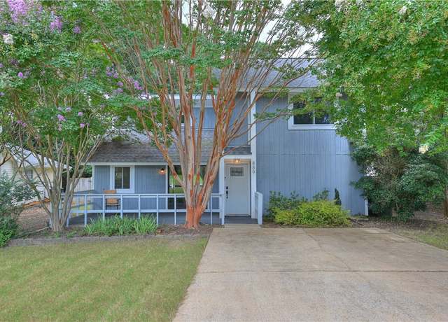 Property at 889 Hollins Rd, Auburn, AL 36830, 3 beds, 2 baths