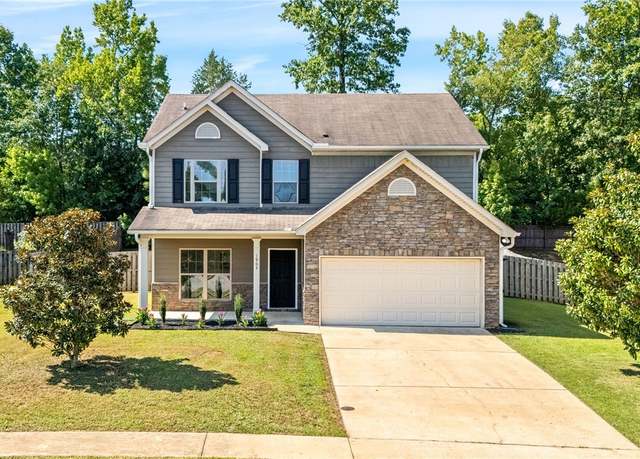 Property at 1903 Creekstone Dr, Opelika, AL 36804, 4 beds, 2.5 baths