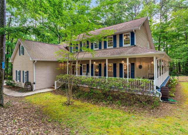 Property at 2092 S Evergreen Dr, Auburn, AL 36830, 4 beds, 2.5 baths