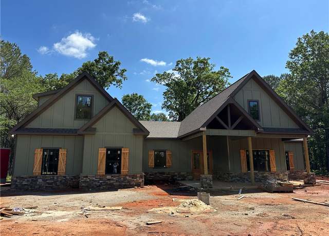 Property at 3432 Lee Road 279, Salem, AL 36874, 5 beds, 3.5 baths