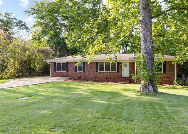 Property at 316 Hillcrest Ave, Opelika, AL 36801, 3 beds, 2 baths