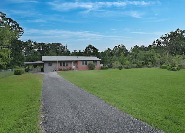 Property at 3923 Marvyn Pkwy, Opelika, AL 36804, 3 beds, 1.5 baths