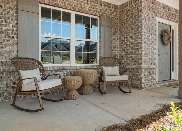 Property at 223 Meadowlark Dr, Smiths Station, AL 36877, 4 beds, 2.5 baths