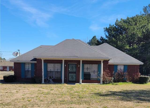 Property at 714 Chappie James Dr Unit B, Tuskegee, AL 36083, 3 beds, 1.5 baths