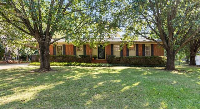 Photo of 207 Preston Ct, Opelika, AL 36801