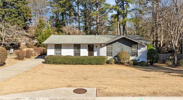Photo of 654 Thorpe St, Auburn, AL 36830