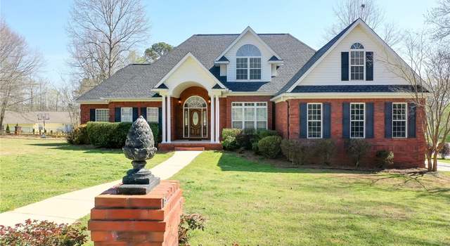 Photo of 1912 Berry Hill Dr, Opelika, AL 36801