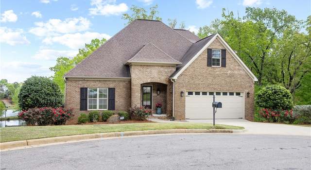 Photo of 1088 Briar Cliff Ln, Auburn, AL 36830