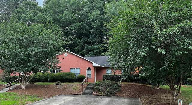 Photo of 1181/1183 Northlake Dr, Auburn, AL 36830