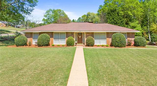 Photo of 1900 Calcutta Dr, Opelika, AL 36801