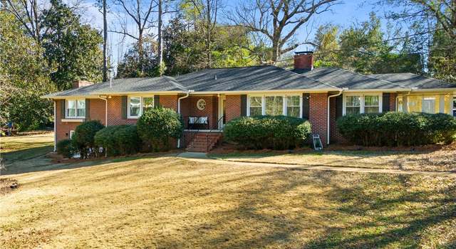 Photo of 909 Lakeshore Ave, Opelika, AL 36801