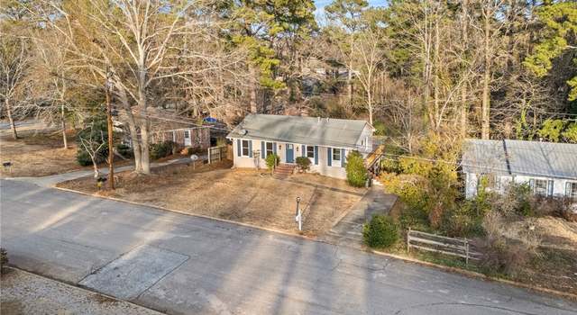 Photo of 886 Cherokee Rd, Auburn, AL 36830