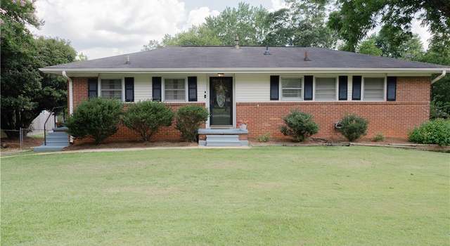 Photo of 305 Highland Ave, Opelika, AL 36801