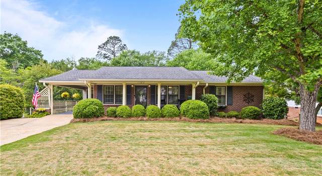 Photo of 1306 Claire St, Opelika, AL 36801