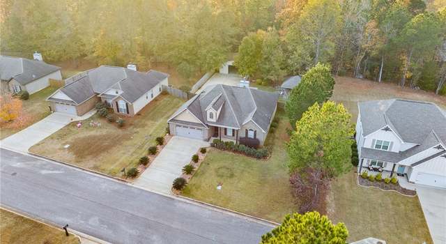 Photo of 708 Mcdonald Dr, Opelika, AL 36801