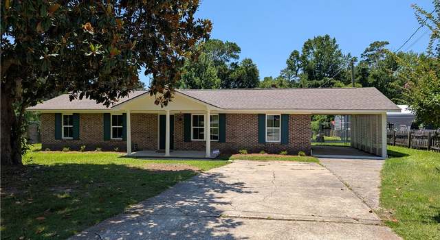 Photo of 293 Veterans Dr, Smiths Station, AL 36877