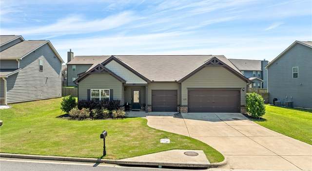 Photo of 1009 Gwynne's Way, Opelika, AL 36804