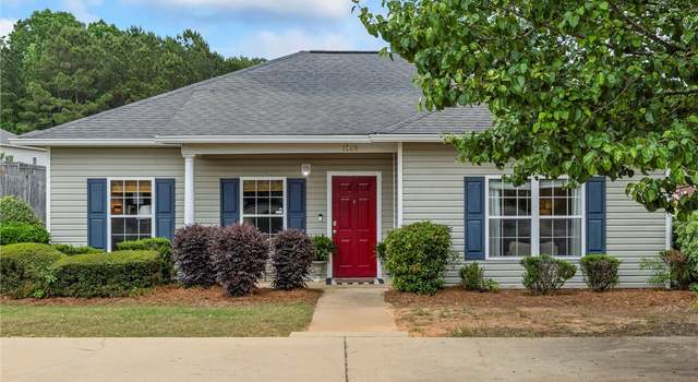 Photo of 1989 Longview Ct, Auburn, AL 36832