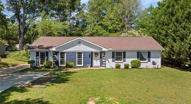 Photo of 433 E University Dr, Auburn, AL 36832