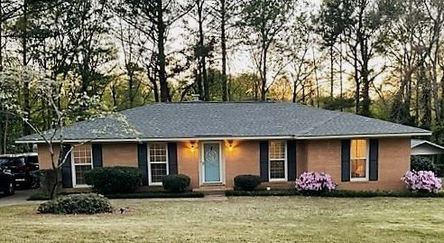Photo of 1362 Peachtree Cir, Auburn, AL 36830