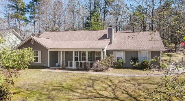 Photo of 910 Sanders St, Auburn, AL 36830