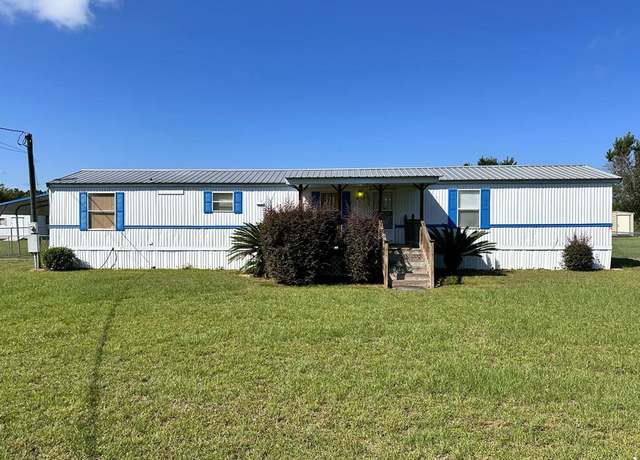 Property at 2858 Calhoun Dr, Abbeville, AL 36310, 3 beds, 2 baths
