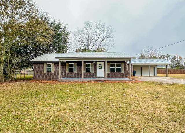 Property at 703 N Trinity St, Geneva, AL 36340, 3 beds, 2 baths