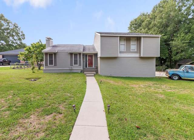 Property at 2109 Centenial Dr, Dothan, AL 36303, 3 beds, 2.5 baths