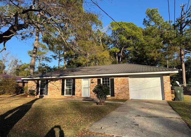 Property at 3208 Granberry Dr, Dothan, AL 36303, 3 beds, 2 baths