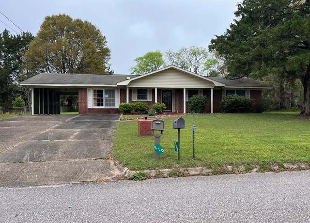 Property at 220 Evergreen Ave, Ozark, AL 36360, 3 beds, 1 bath