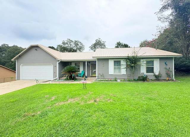 Property at 156 Valleyview Dr, Enterprise, AL 36330, 3 beds, 2 baths