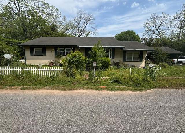 Property at 22 Edwards St, Newton, AL 36352, 3 beds, 1 bath