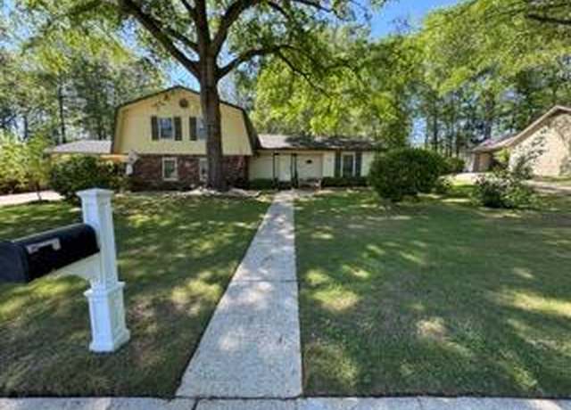 Property at 631 Farrah Cir, Dothan, AL 36301, 3 beds, 3 baths
