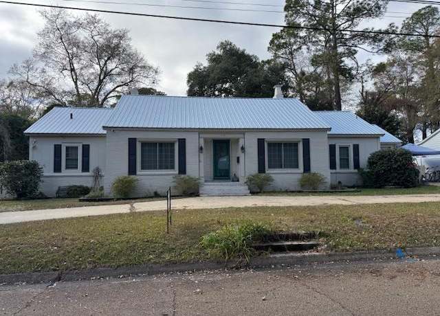 Property at 110 Westmont Dr, Dothan, AL 36301, 4 beds, 2 baths