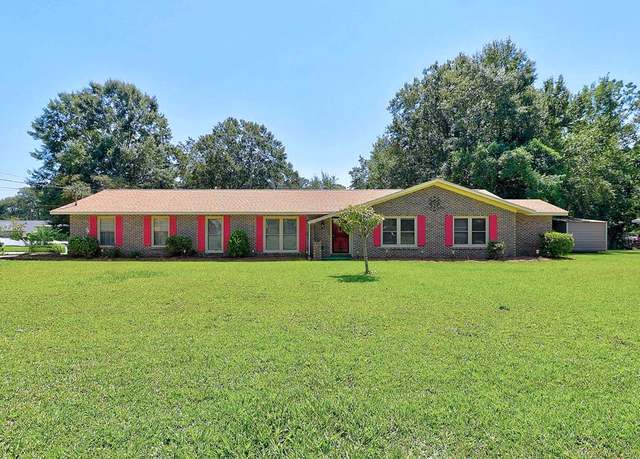Property at 4011 Woodberry Dr, Dothan, AL 36301, 4 beds, 3 baths