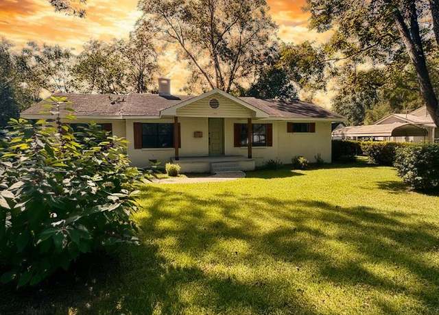 Property at 144 Forrest Ave, Slocomb, AL 36375, 3 beds, 2 baths