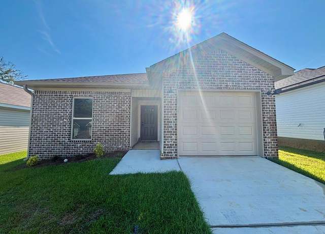 Property at 113 Thistlewood Dr, Dothan, AL 36301, 3 beds, 2 baths