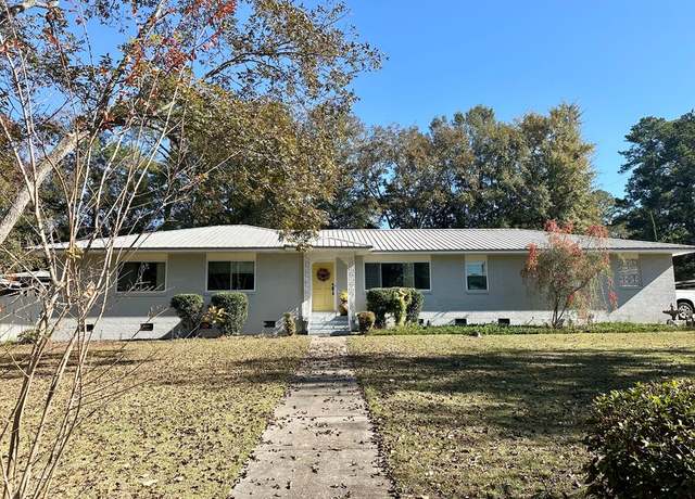 Property at 713 Bridlewreath Ave, Dothan, AL 36301, 3 beds, 2 baths